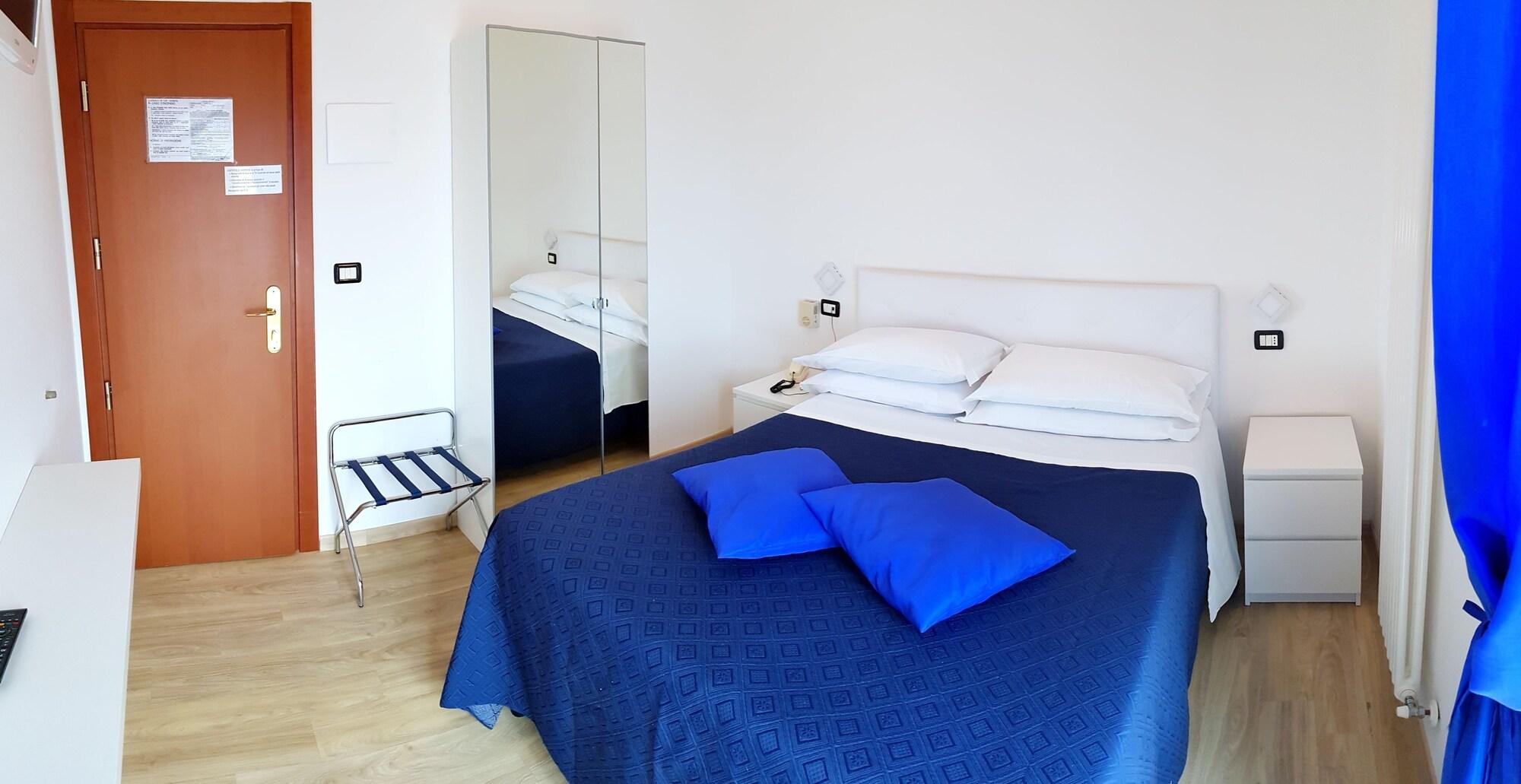 Hotel Mare Blu -- Boutique Пінето Екстер'єр фото
