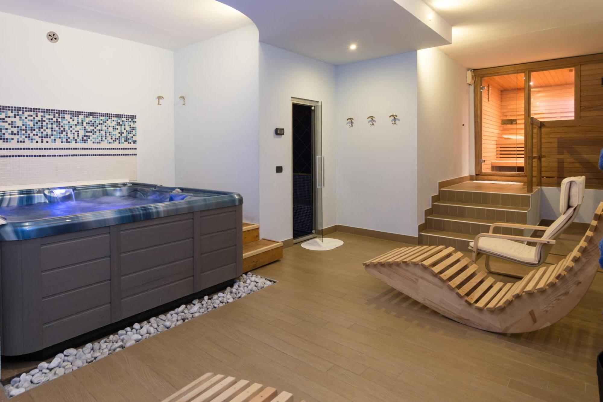 Hotel Mare Blu -- Boutique Пінето Екстер'єр фото